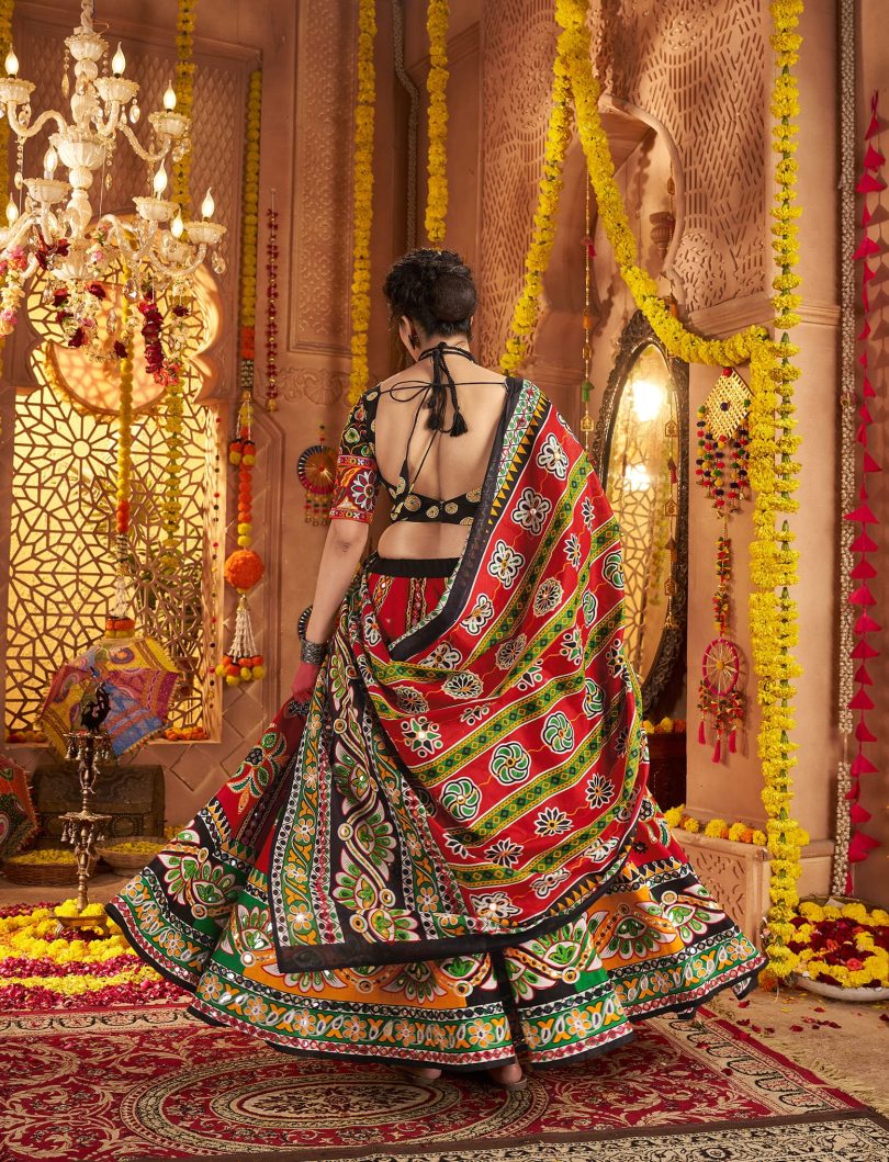 Ruhaniya Chaniya Choli – Maroon Organic Cotton Set with Aari & Foil Print - Image 2