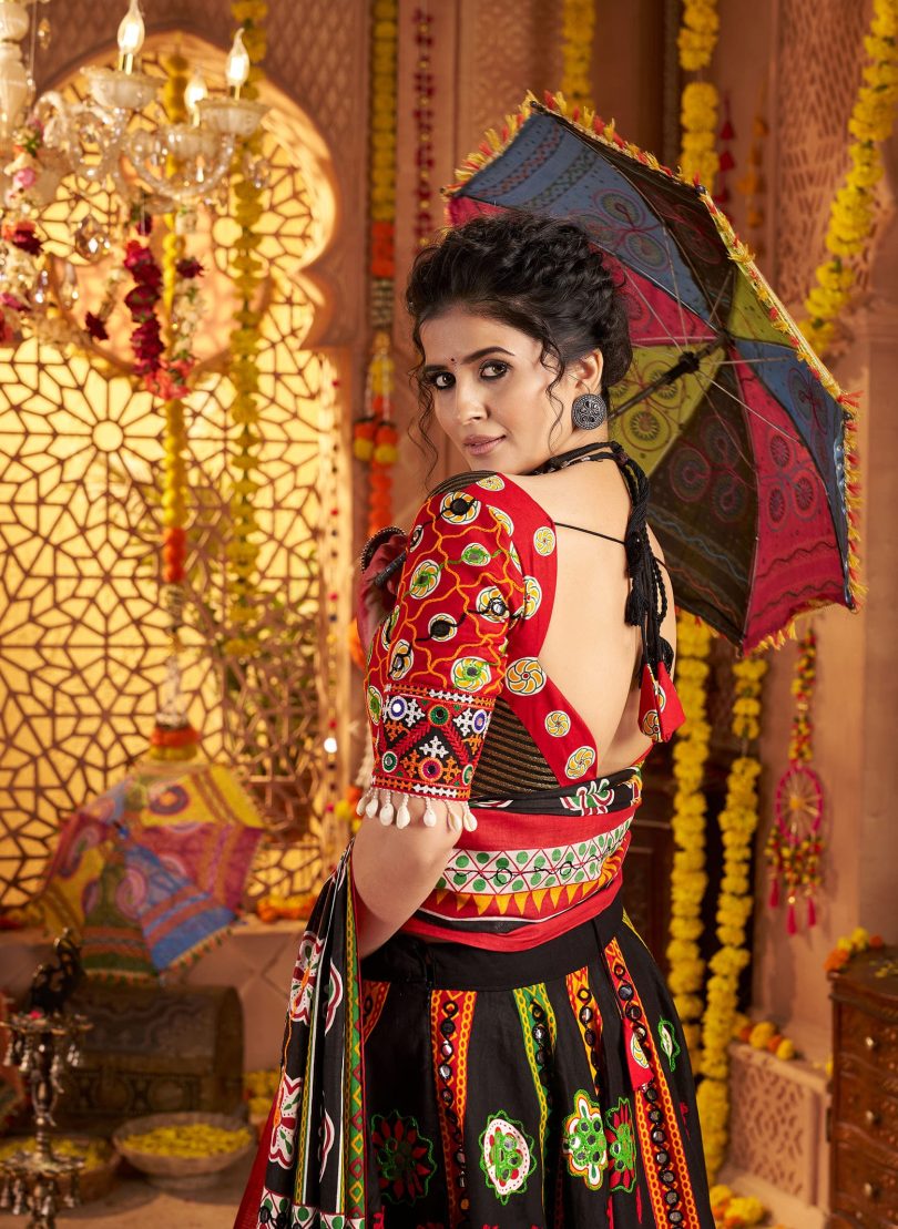 Royal Noir Chaniya Choli – Aari & Foil Elegance in Organic Cotton - Image 5