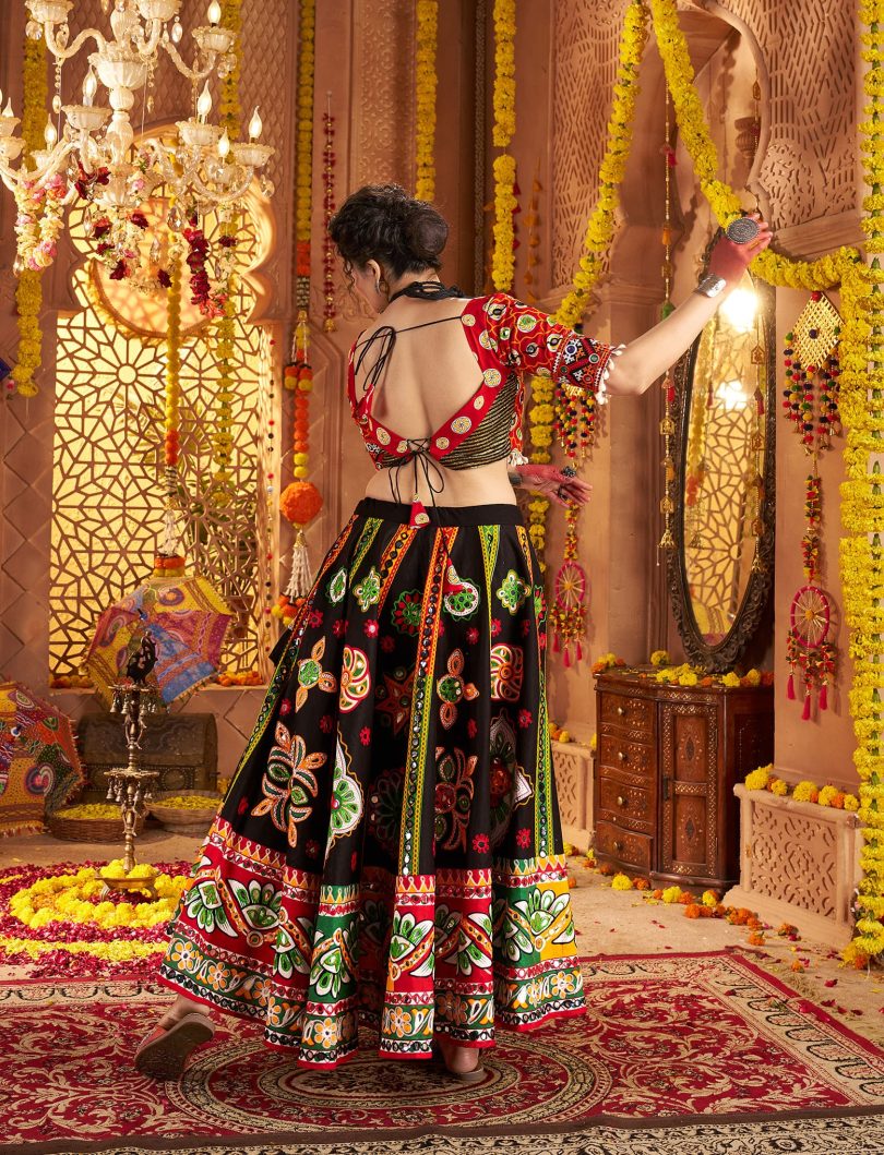 Royal Noir Chaniya Choli – Aari & Foil Elegance in Organic Cotton - Image 2