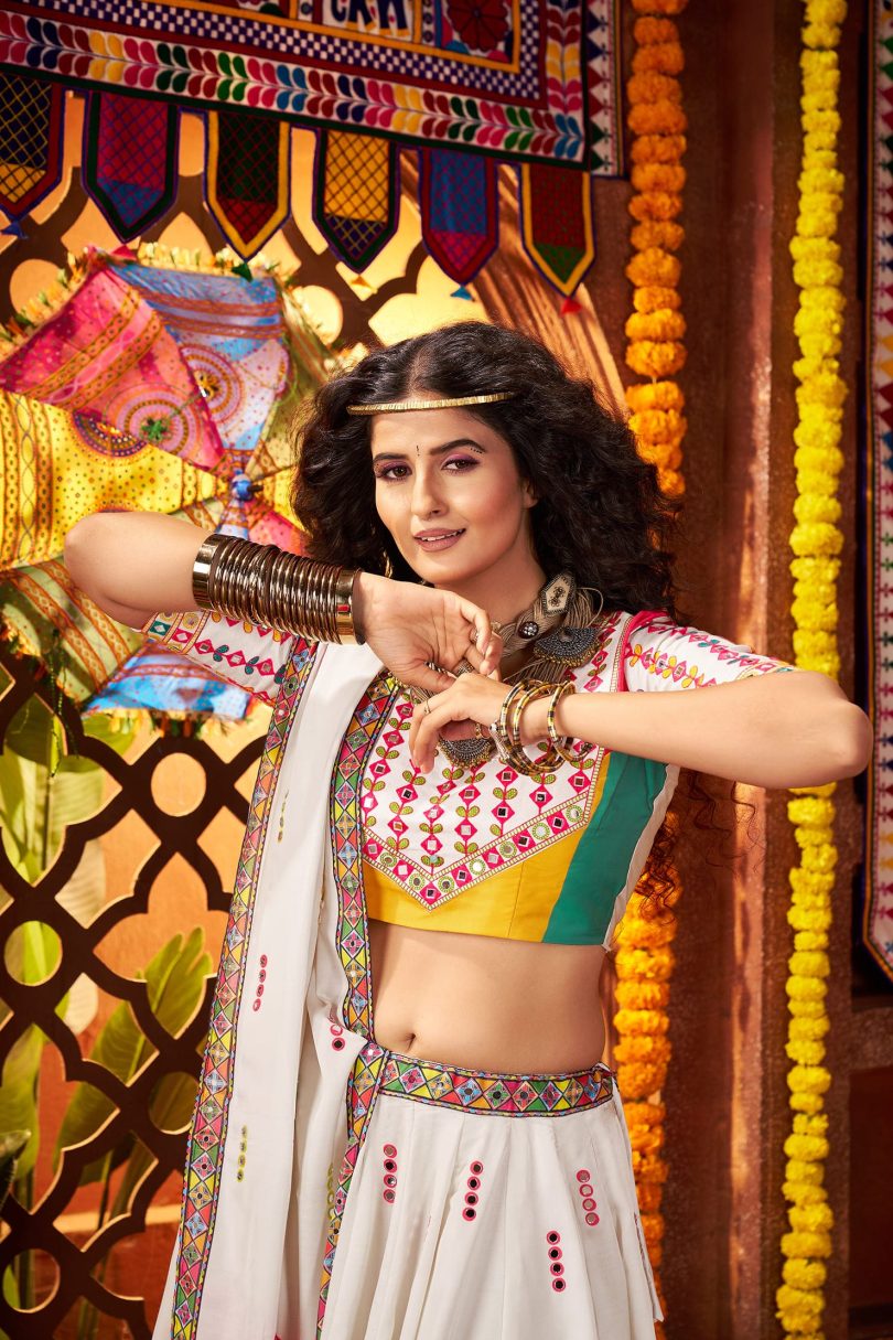 Snow Lotus Chaniya Choli – Pure White Perfection in Gajji Silk - Image 4
