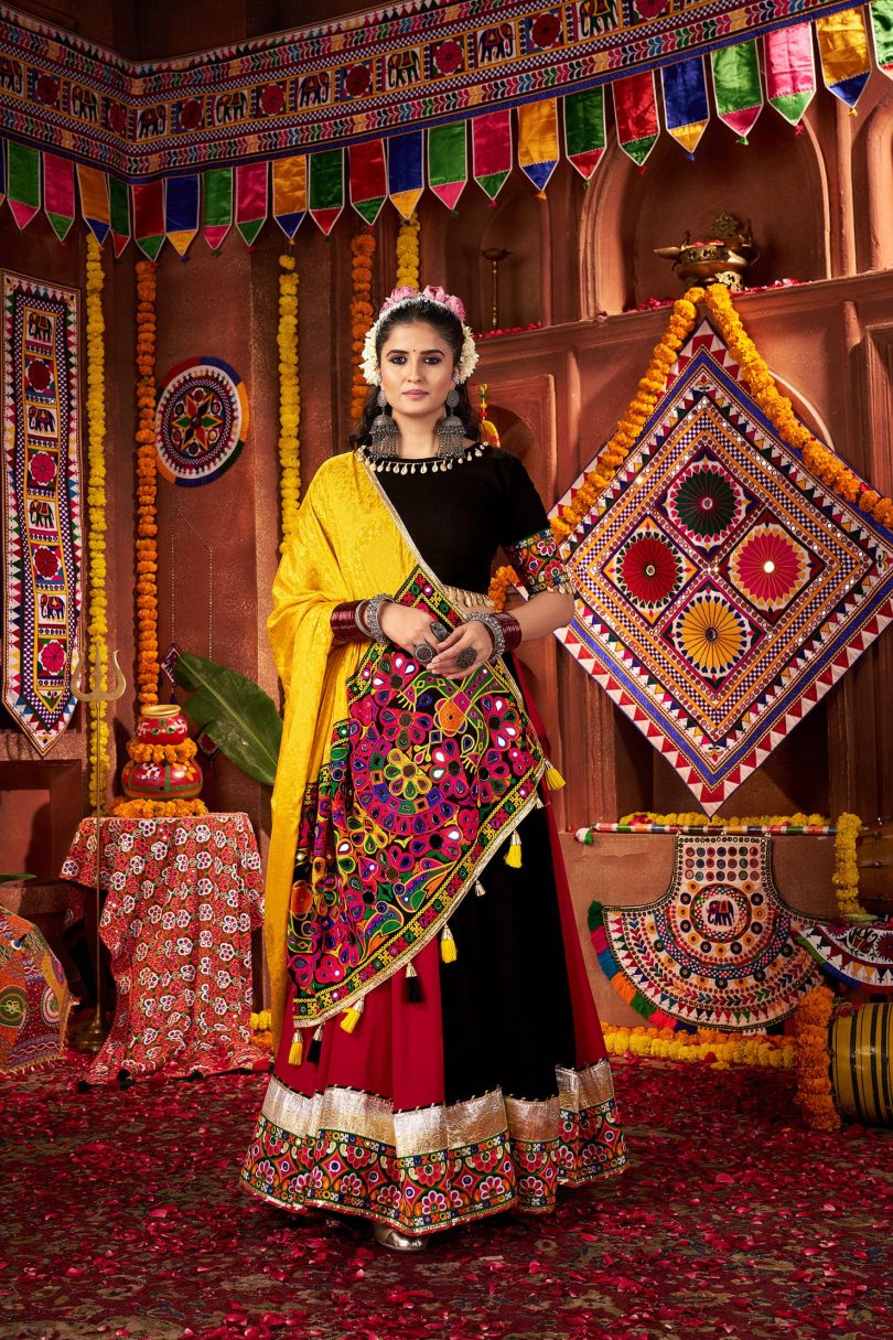 Rangtaari Chaniya Choli – Multi-Color Mirror & Kutchi Work Set