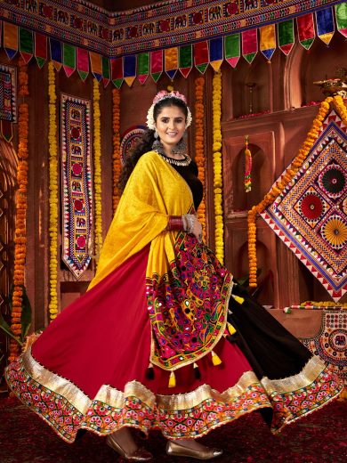 Rangtaari Chaniya Choli – Multi-Color Mirror & Kutchi Work Set