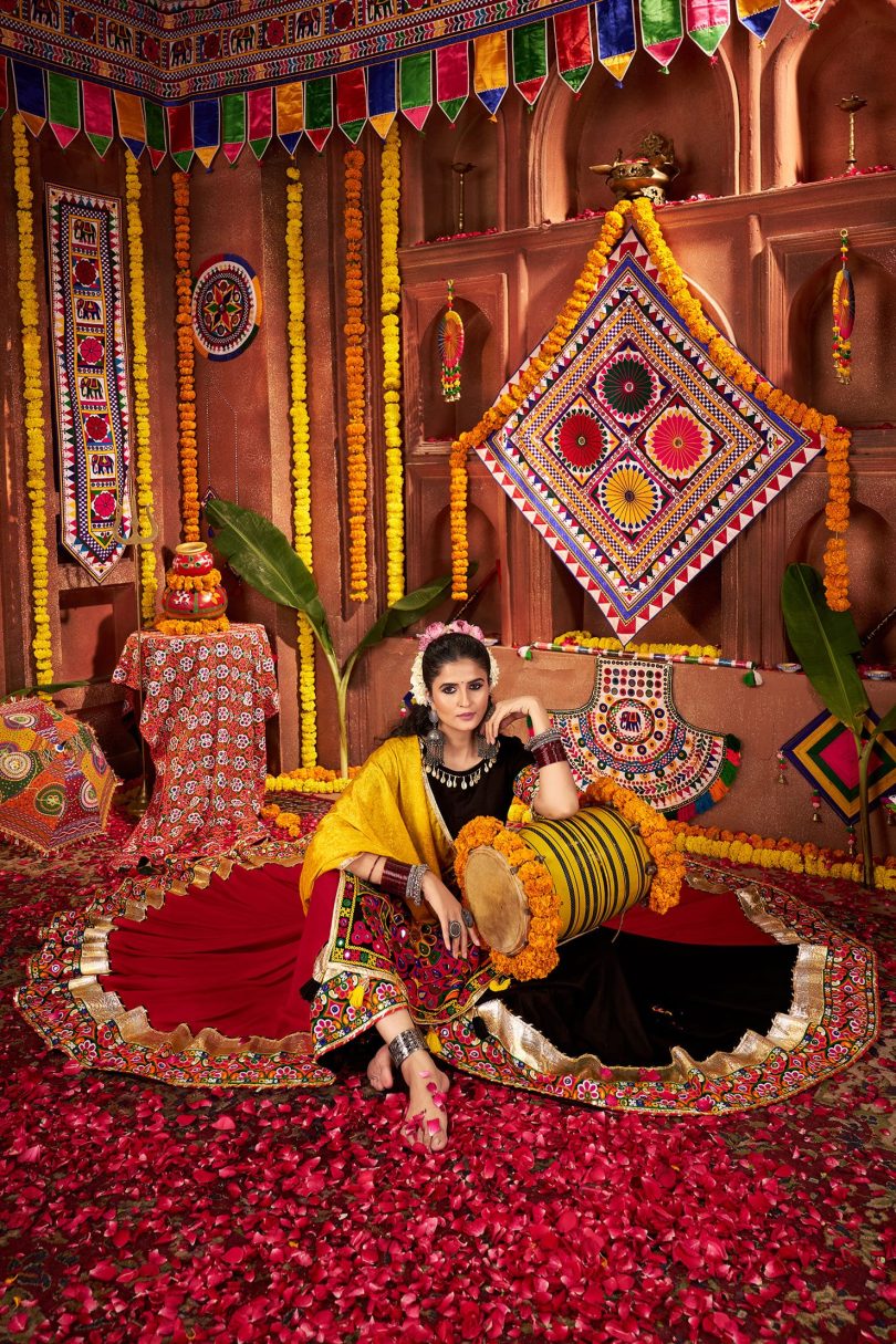 Rangtaari Chaniya Choli – Multi-Color Mirror & Kutchi Work Set - Image 4