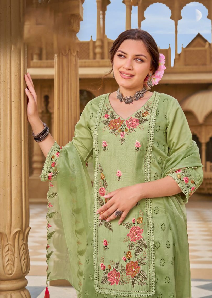 Premium Pure Mul Chanderi Designer Kurti Set with Organza Dupatta - Image 4