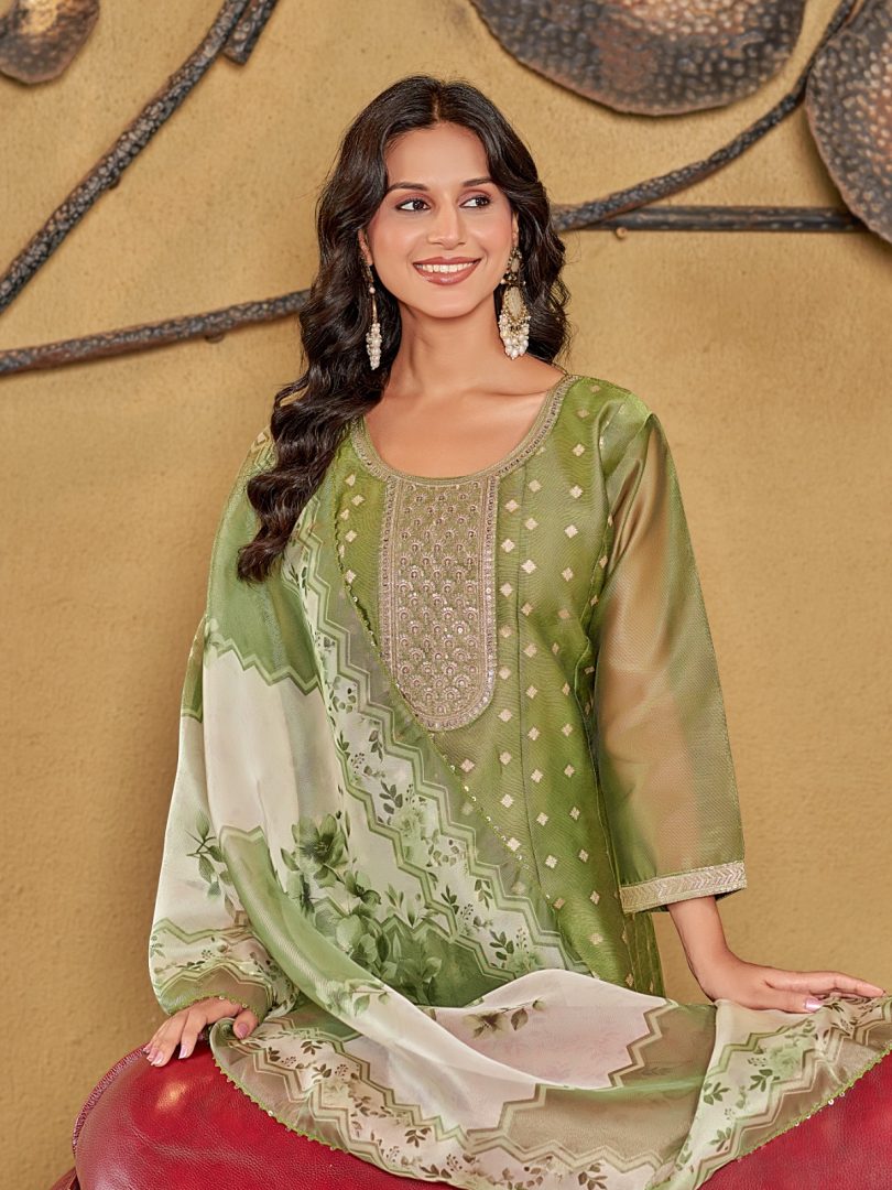 Elegant Shimmer Jacquard Suit Set - Image 9