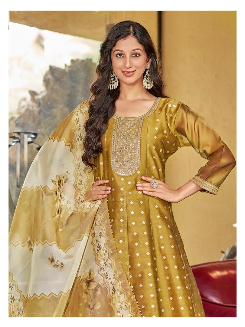 Elegant Shimmer Jacquard Suit Set - Image 7