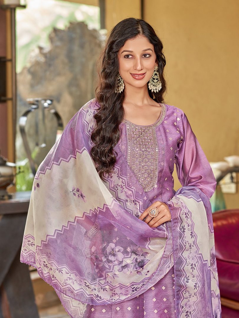 Elegant Shimmer Jacquard Suit Set - Image 6