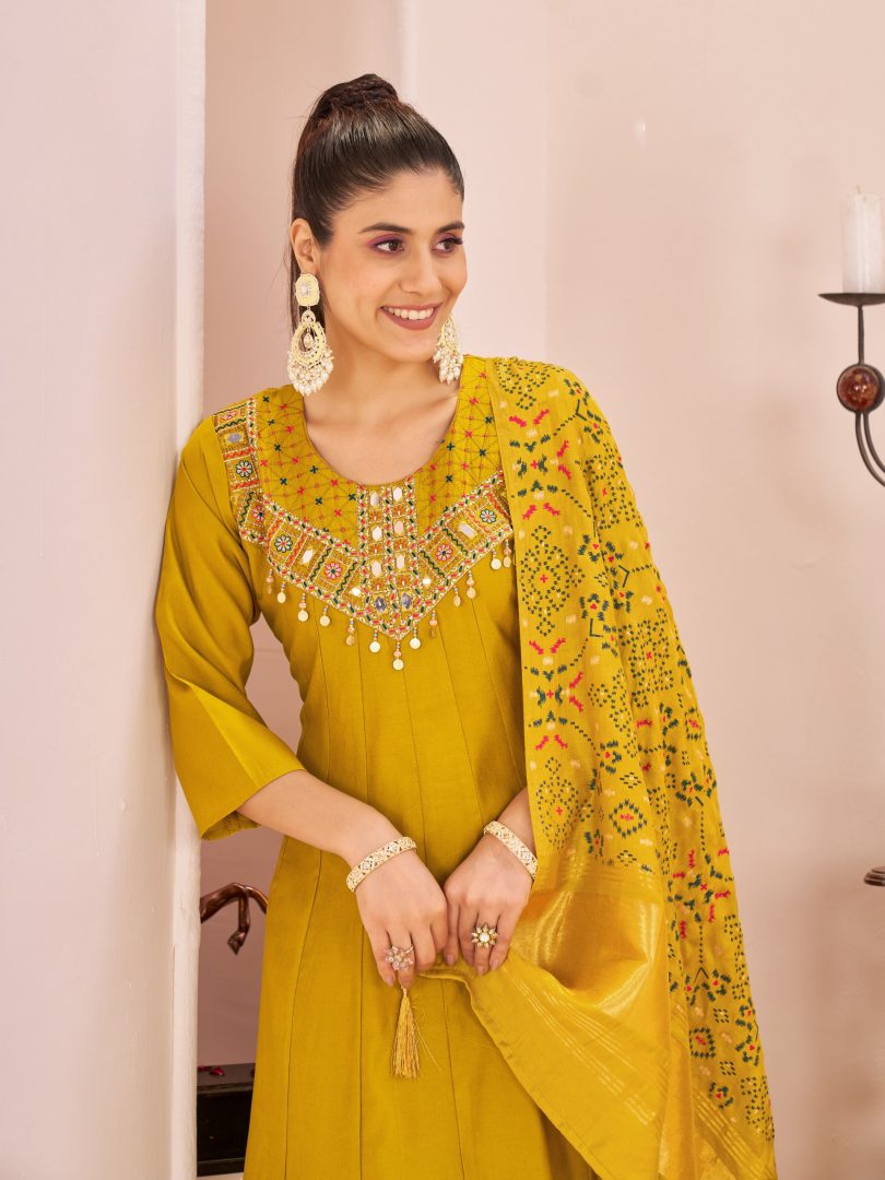 Premium Two-Tone Roman Silk Embroidery Set - Image 10