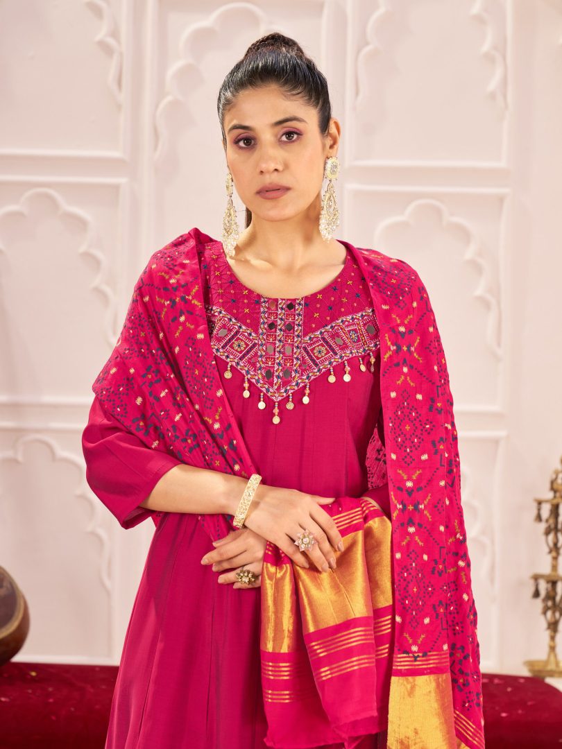Premium Two-Tone Roman Silk Embroidery Set - Image 5
